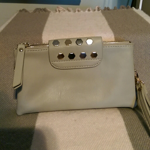 Olivia Miller Wristlet - Picture 5 of 8